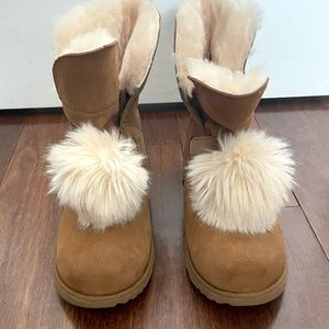 UGG Isley Boot - Chestnut